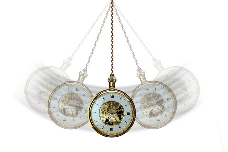 swinging pocket watch for hypnosis